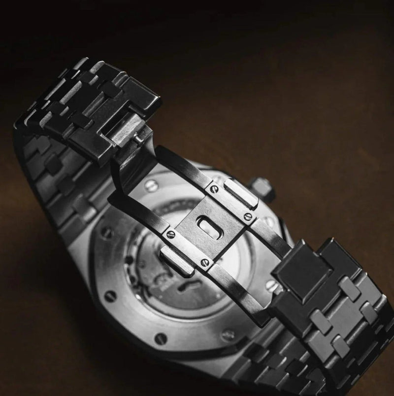 SEIKOAK WHITE - Liam Poedagar