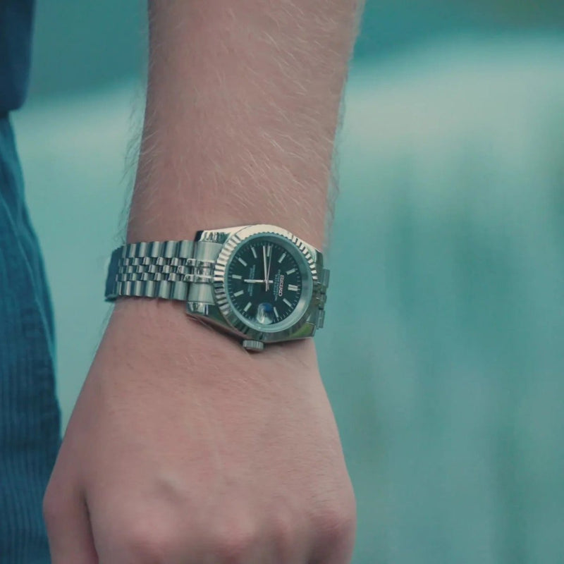 SEIKOJUST BLACK - Liam Poedagar